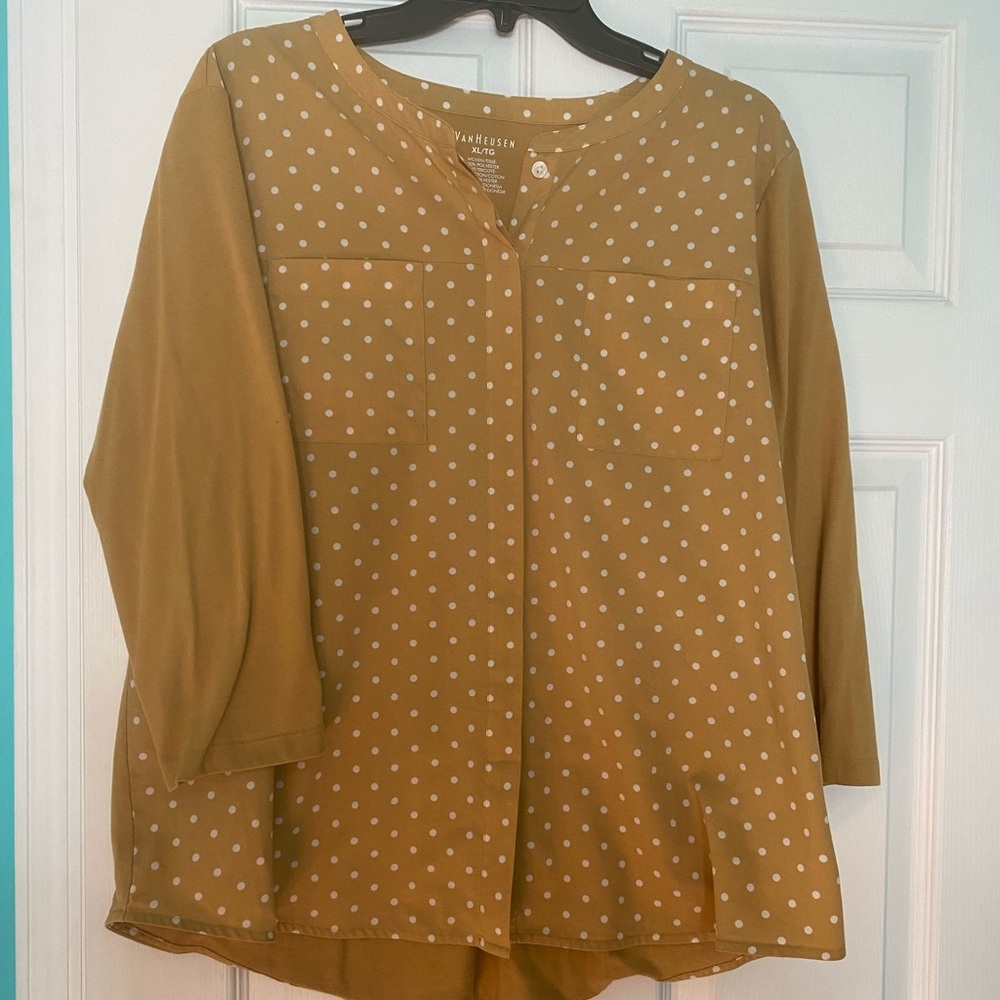 Van Heusen women’s polka dot dress shirt